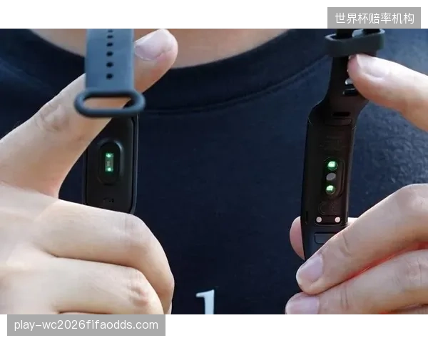 智能运动手环的情绪监测功能，究竟是在收集数据还是在提供关怀？